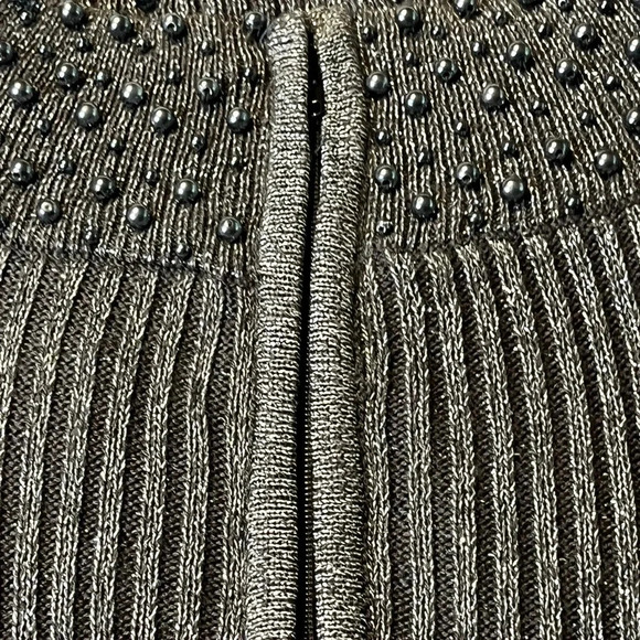 Maggie Barnes Women Gray Silver beads rib knit sweater. Gray/silver size 1X used - Picture 9 of 16